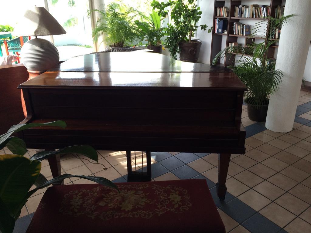 פוארטו אסקונדידו Hotel Mayflower מראה חיצוני תמונה