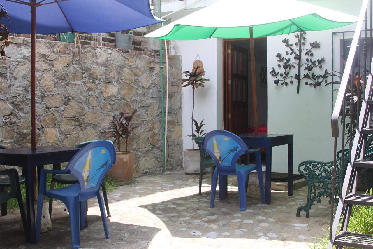 פוארטו אסקונדידו Hotel Mayflower מראה חיצוני תמונה